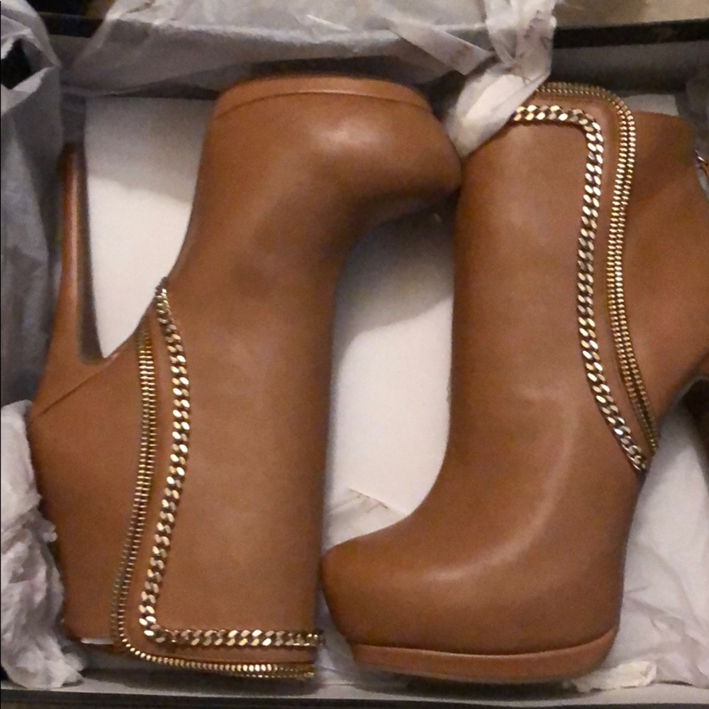 BEBE BOOTIE SHOES SIZE 9